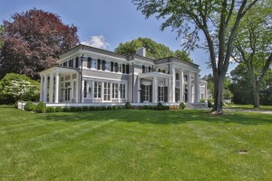 776 Navesink River Road, Red Bank